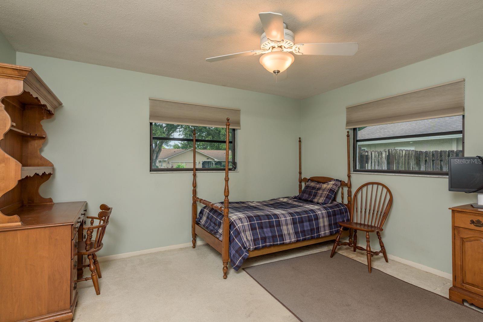 Image 19 of 37 For 828 Lakeside Terrace