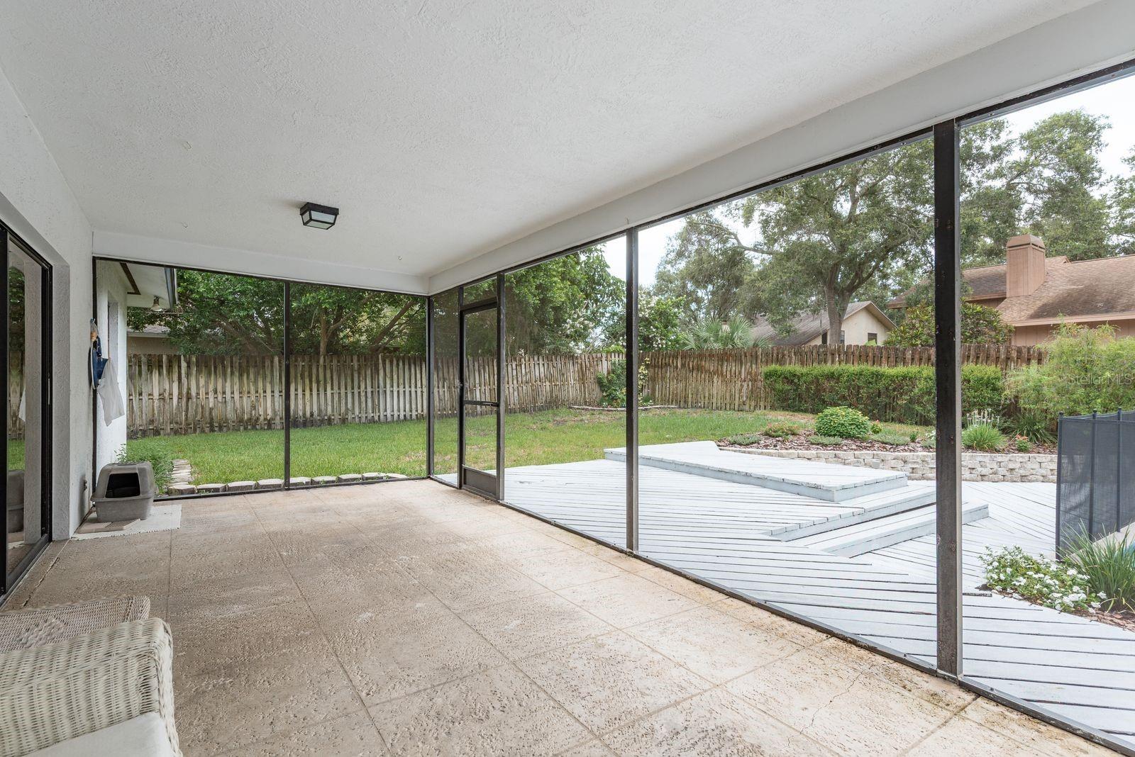 Image 26 of 37 For 828 Lakeside Terrace