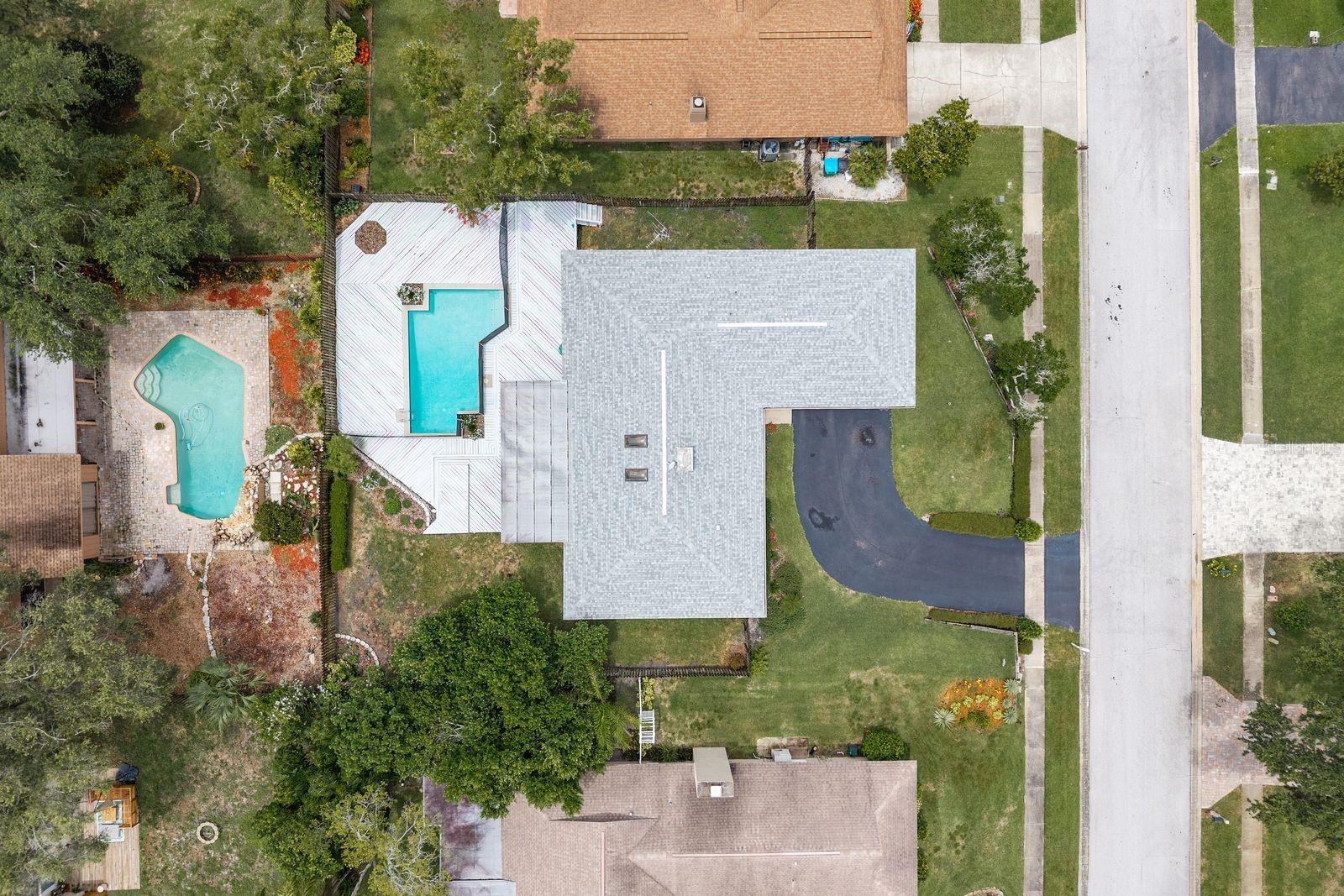 Image 33 of 37 For 828 Lakeside Terrace