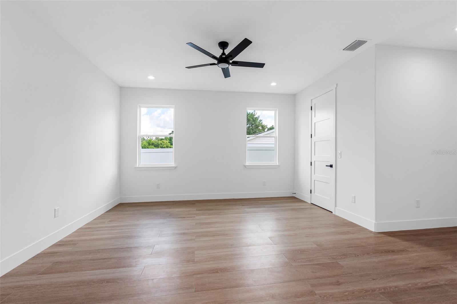 Image 20 of 40 For 6744 Ralston Beach Circle