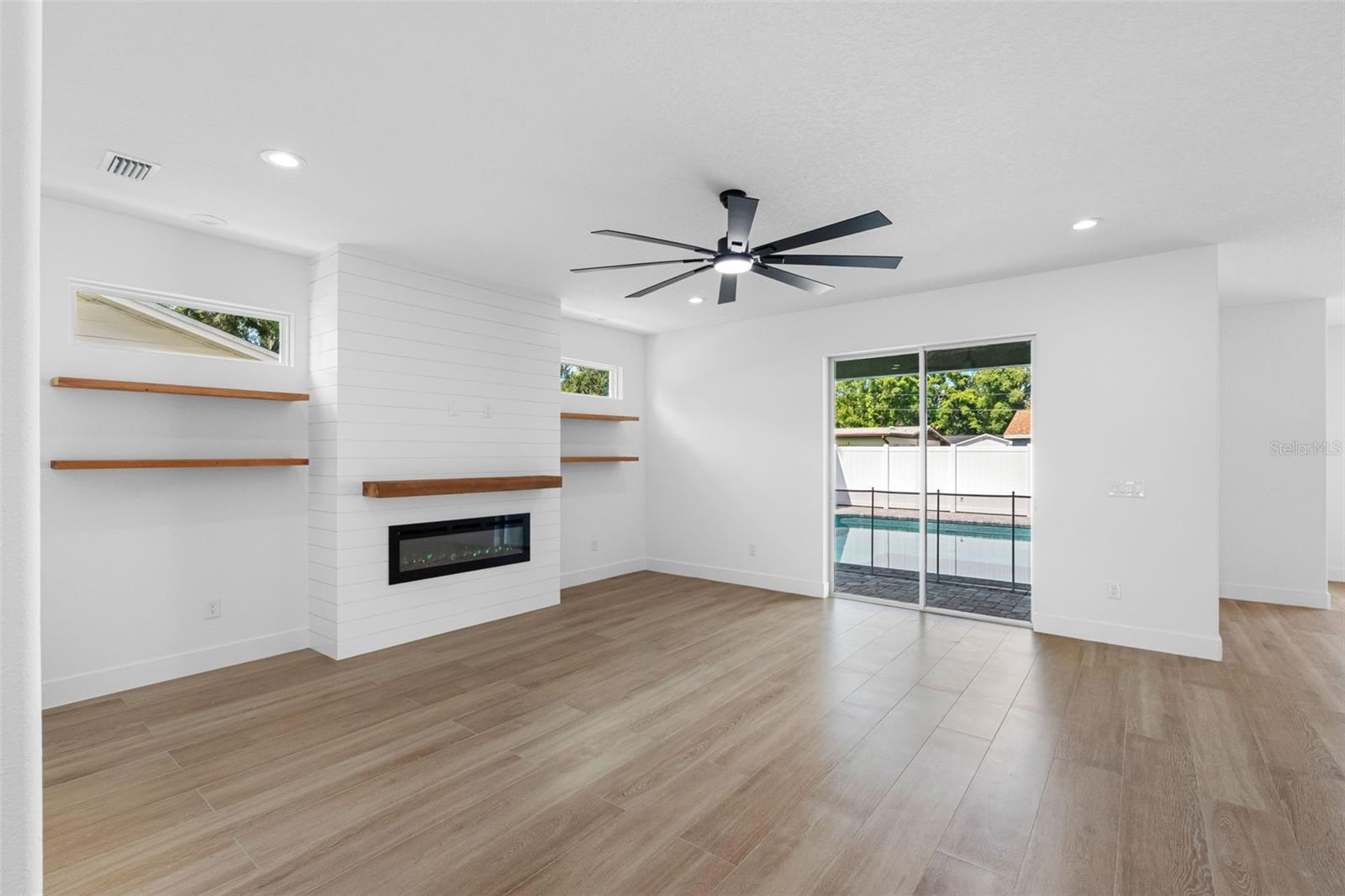 Image 7 of 40 For 6744 Ralston Beach Circle