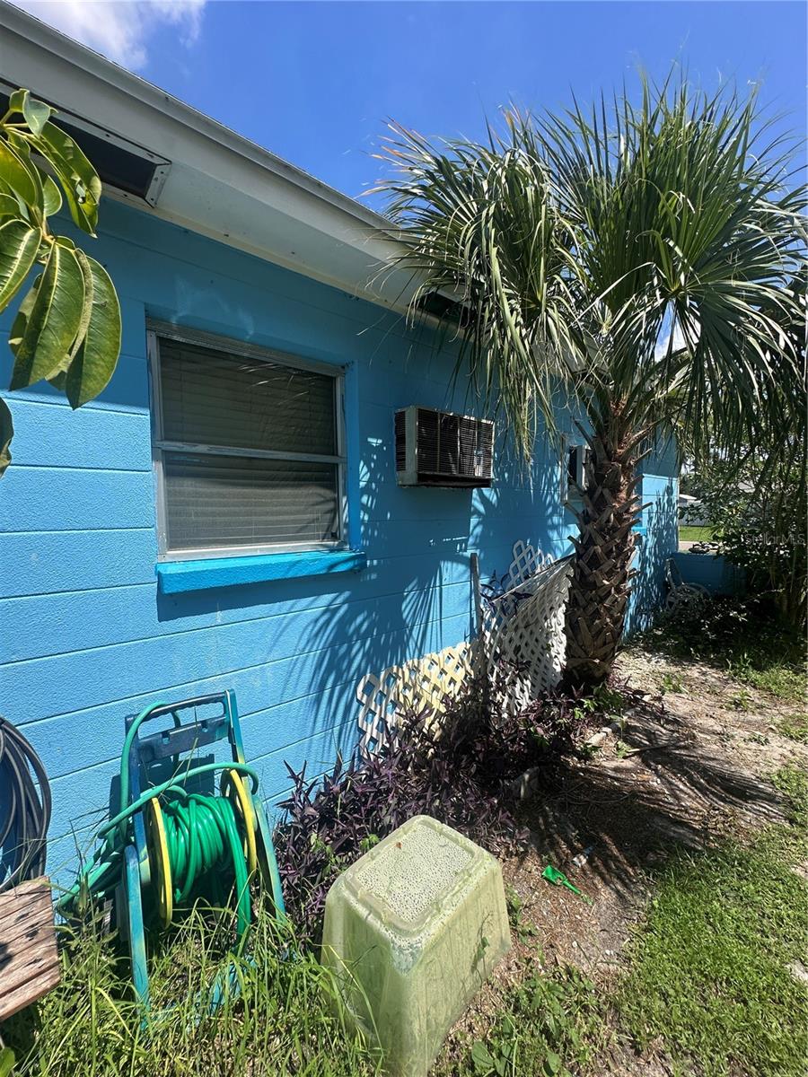 Image 18 of 23 For 2427 39th Avenue N