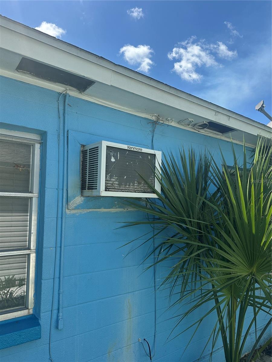 Image 19 of 23 For 2427 39th Avenue N