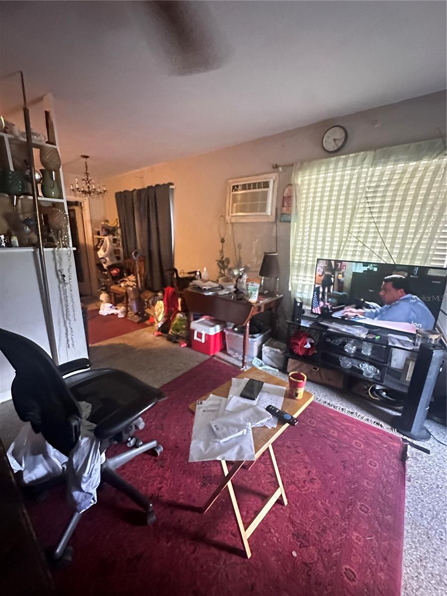 Image 3 of 23 For 2427 39th Avenue N