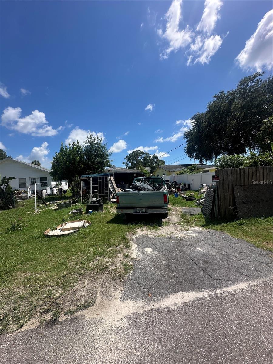 Image 4 of 23 For 2427 39th Avenue N