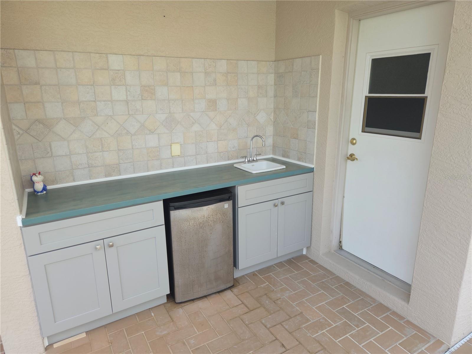 Image 16 of 29 For 1221 Peppertree Lane