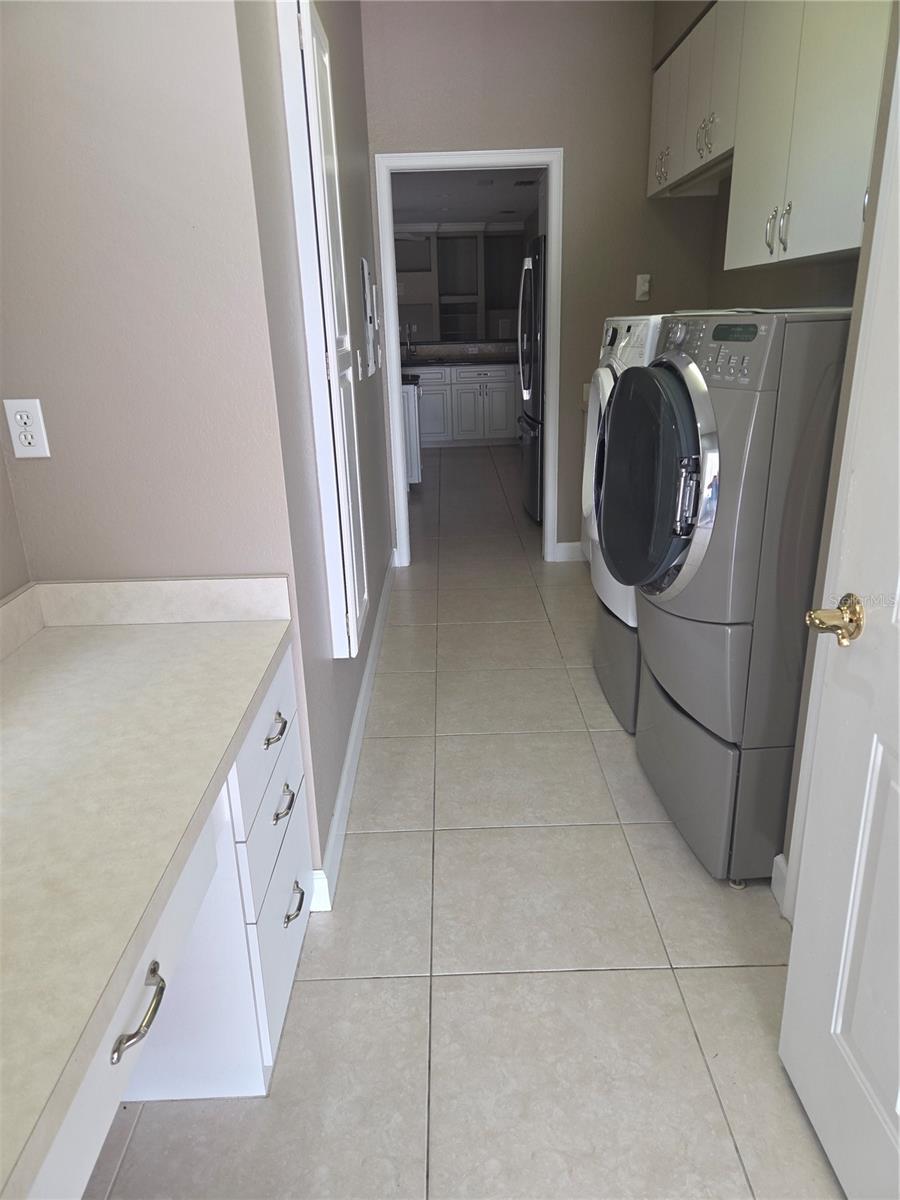 Image 4 of 29 For 1221 Peppertree Lane