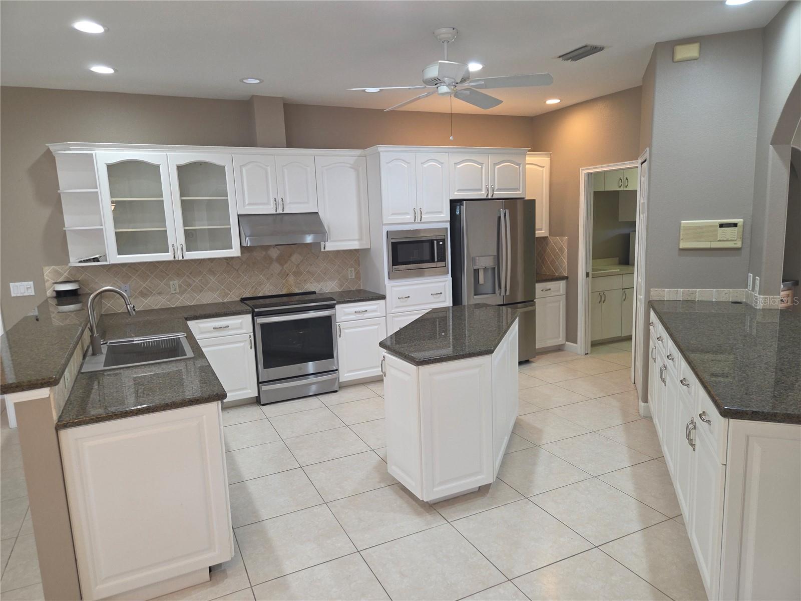 Image 5 of 29 For 1221 Peppertree Lane