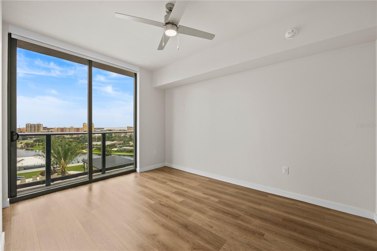 Image 24 of 100 For 300 W Tyler St  1502