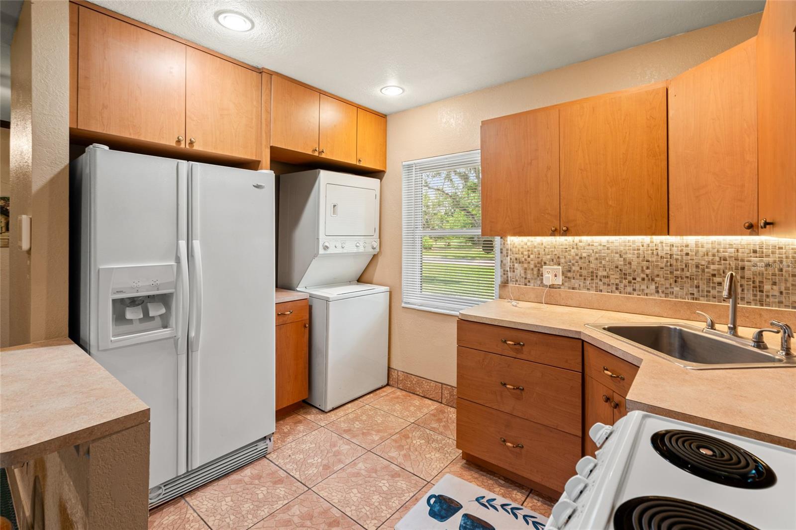 Image 10 of 17 For 5709 Lake Le Clare Road