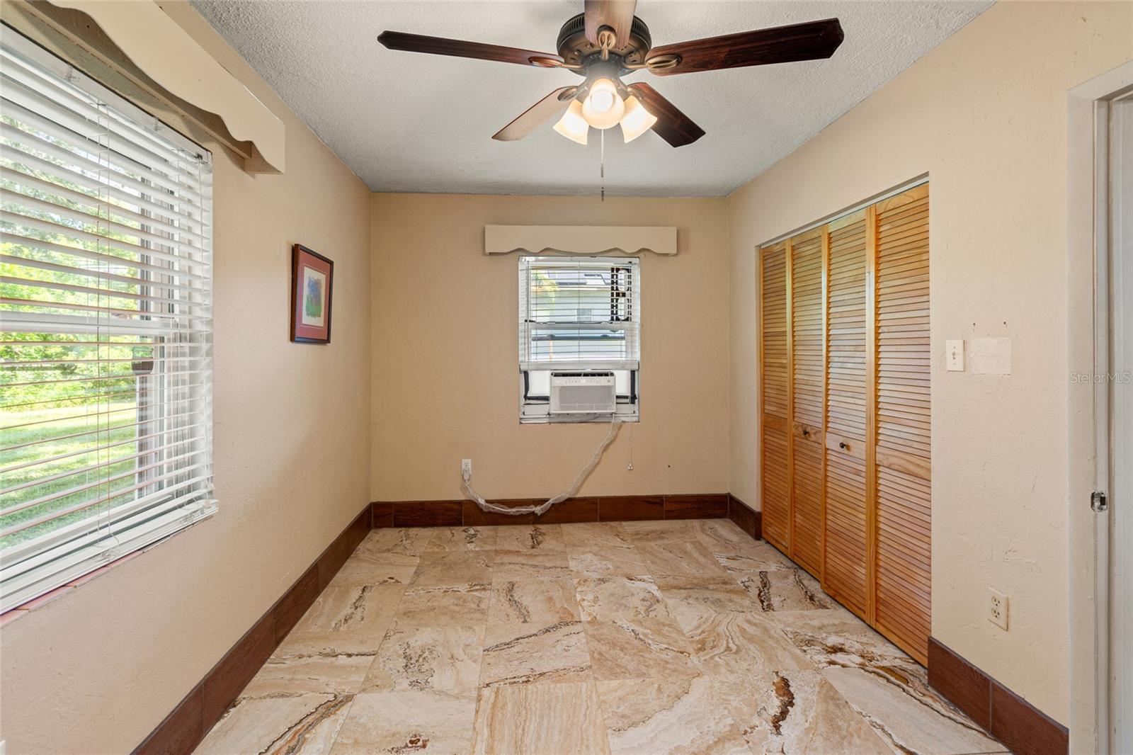 Image 13 of 17 For 5709 Lake Le Clare Road