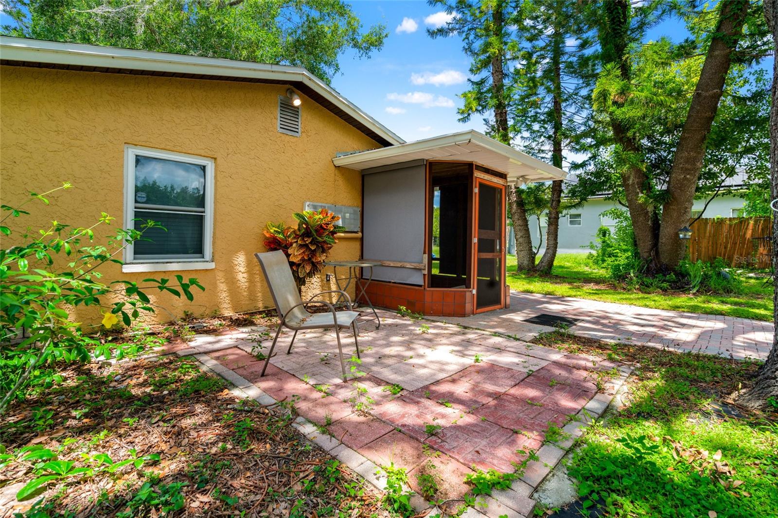 Image 3 of 17 For 5709 Lake Le Clare Road