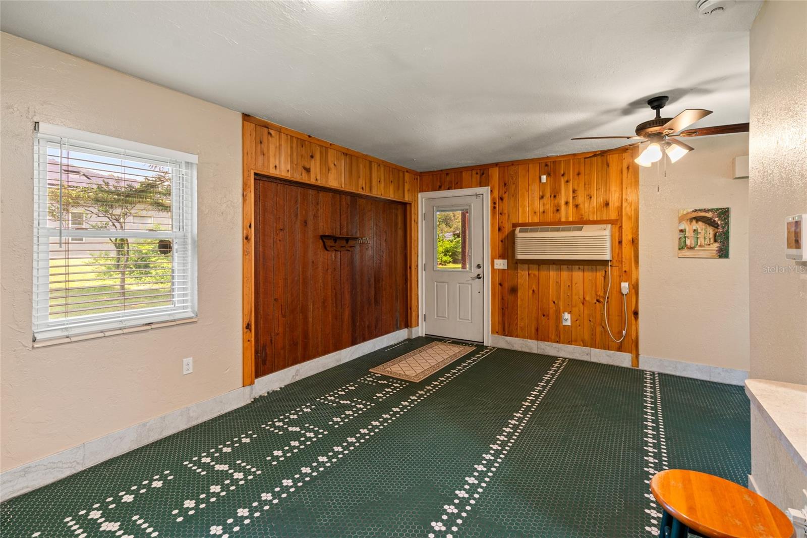 Image 8 of 17 For 5709 Lake Le Clare Road