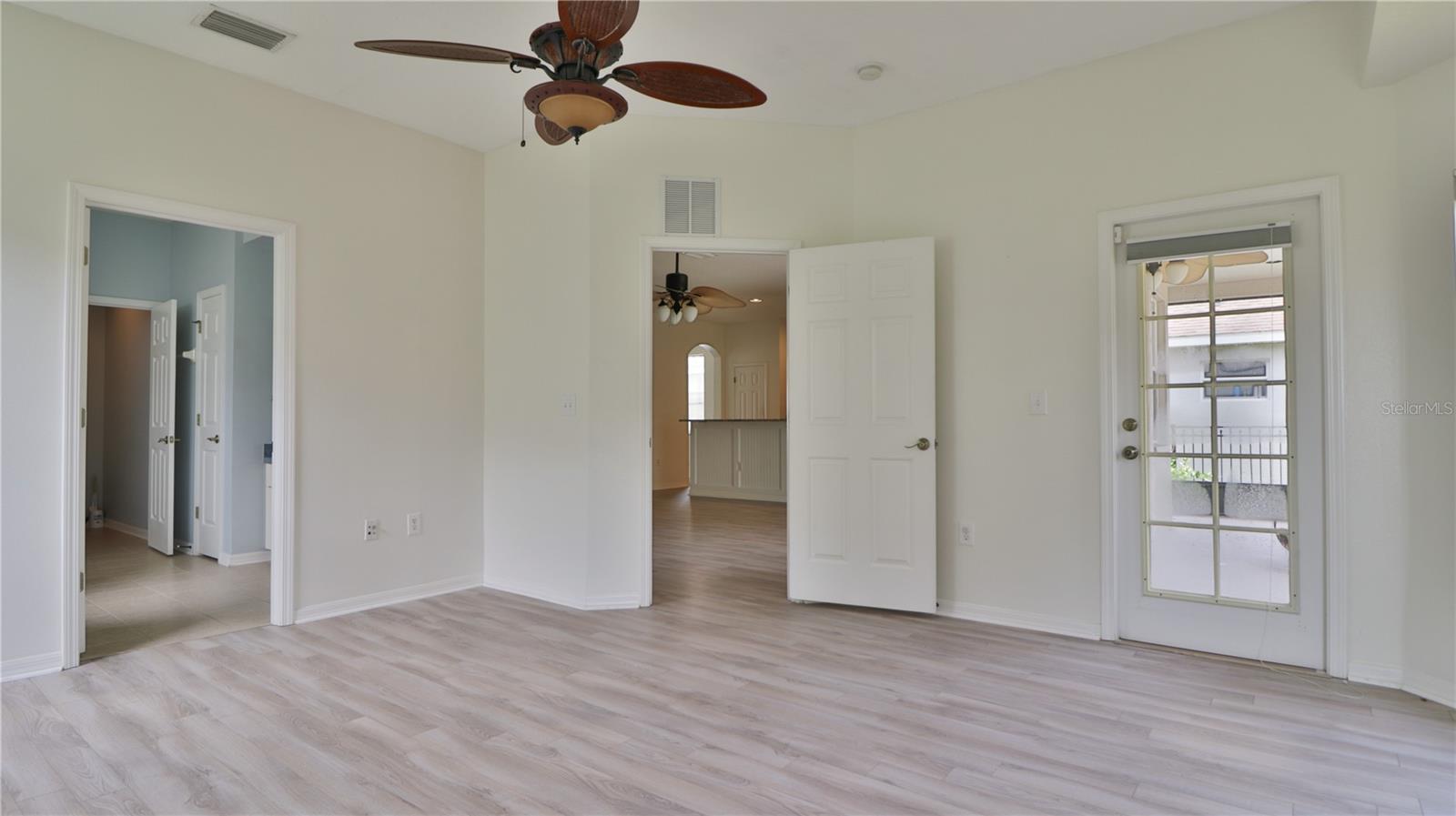 Image 12 of 24 For 16319 Bridgeglade Lane