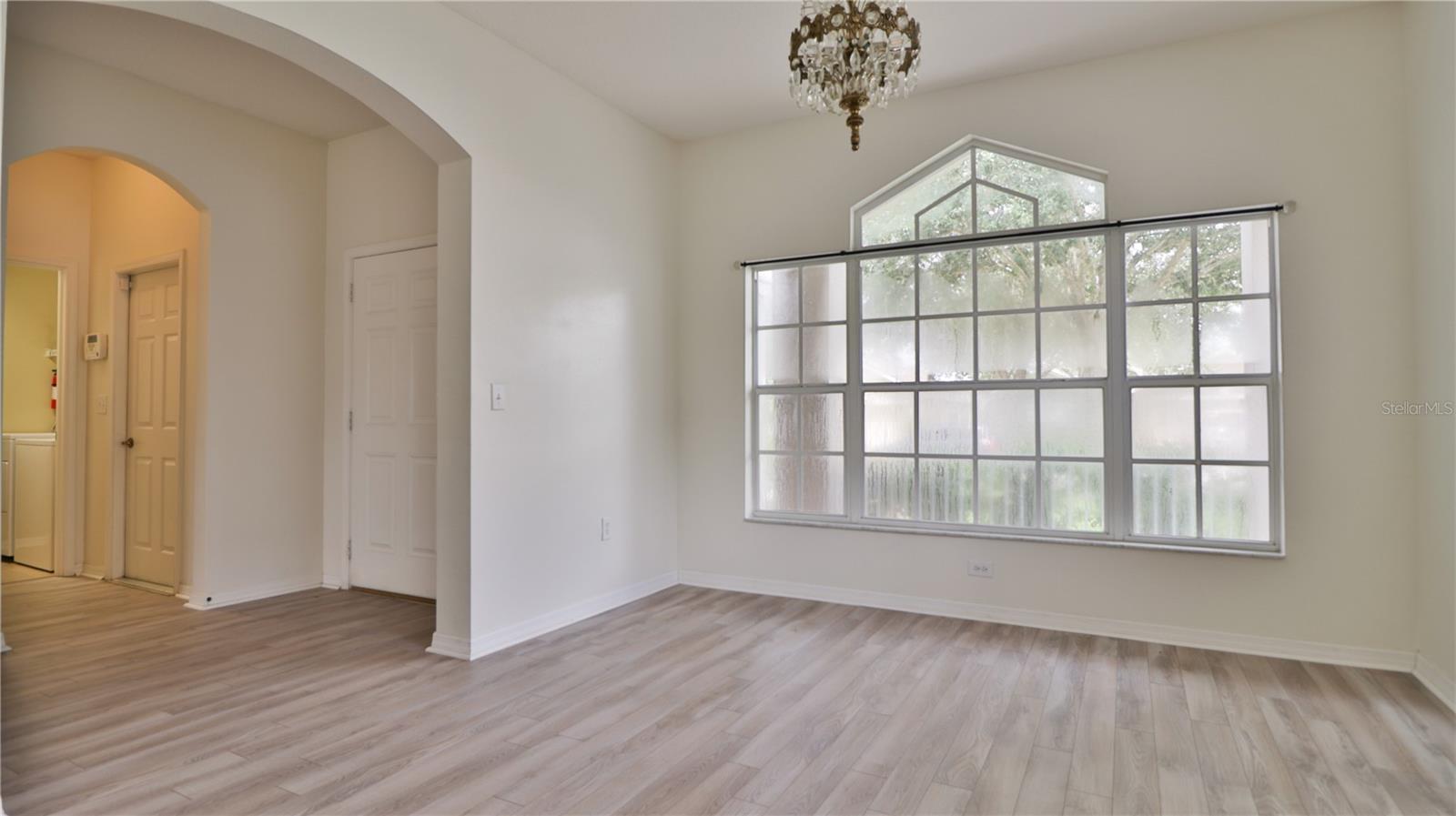 Image 3 of 24 For 16319 Bridgeglade Lane