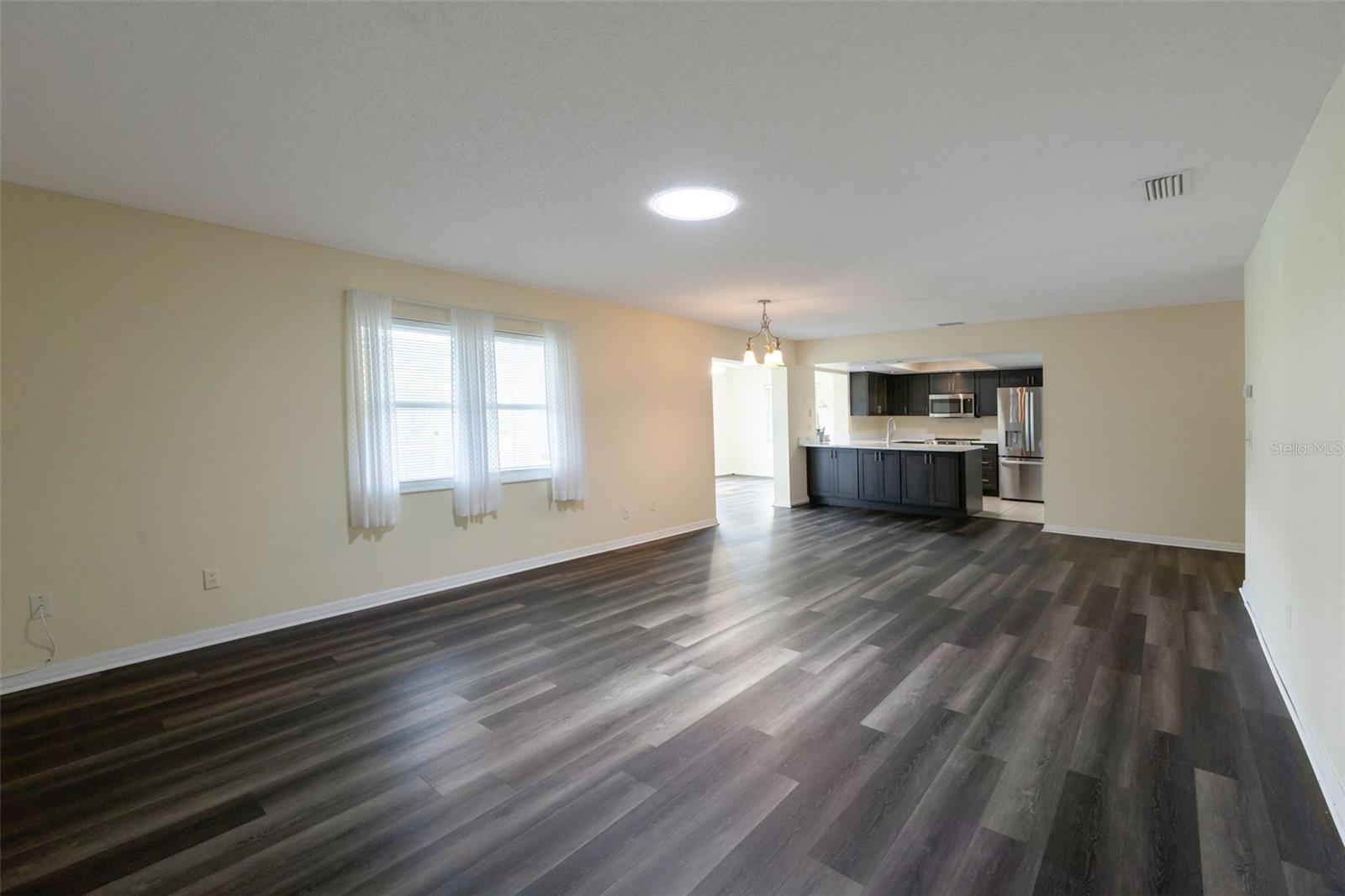 Image 6 of 33 For 1005 Harefield Circle 43