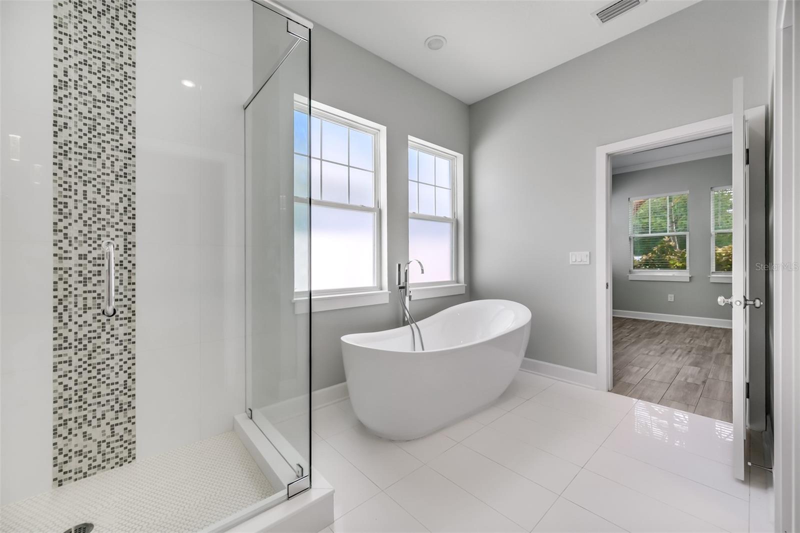 Image 15 of 73 For 475 36th Avenue N