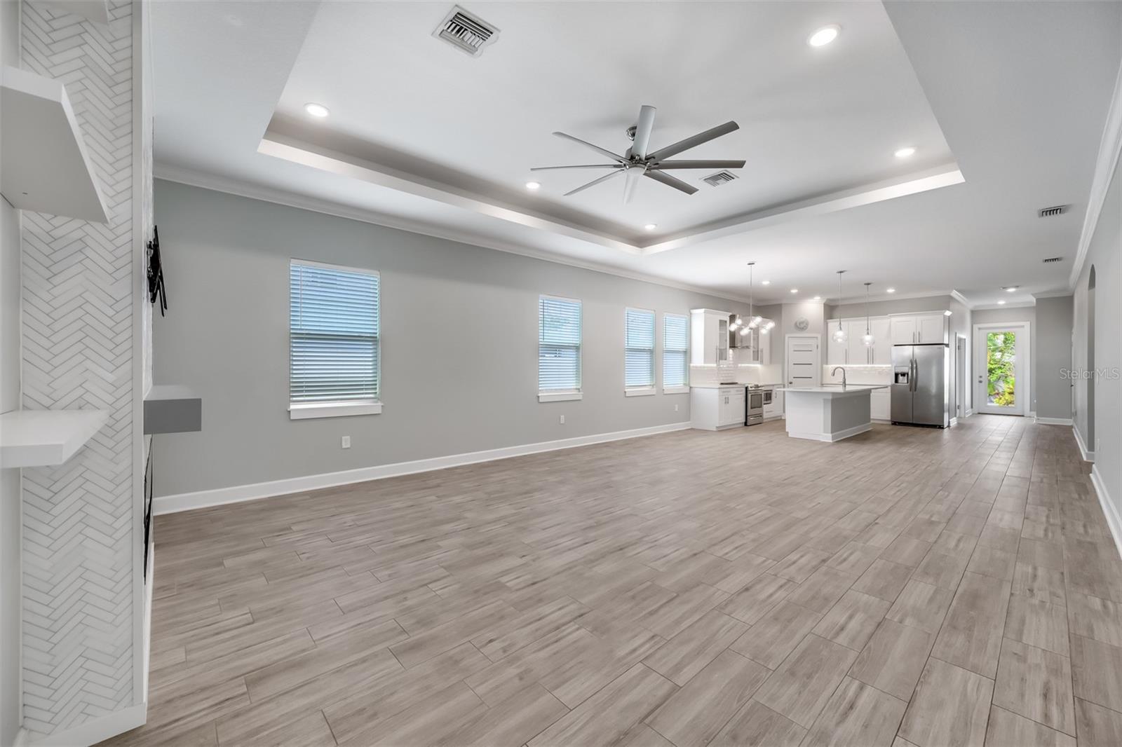 Image 24 of 73 For 475 36th Avenue N