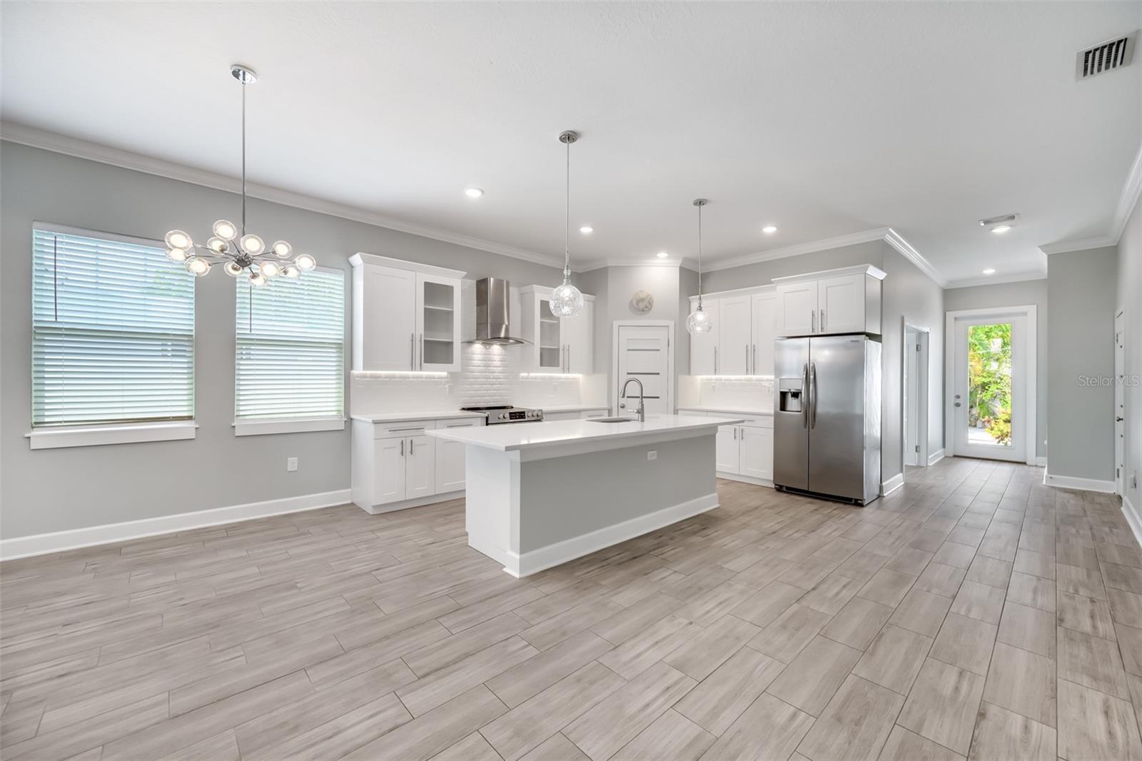 Image 27 of 73 For 475 36th Avenue N