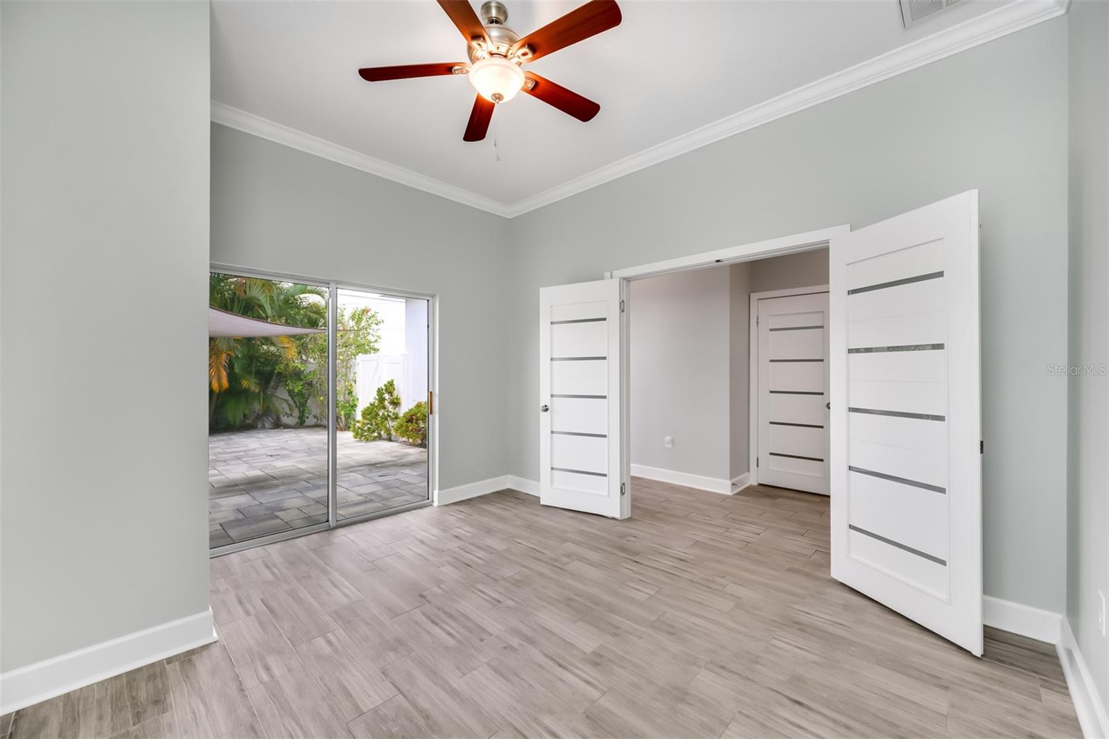 Image 40 of 73 For 475 36th Avenue N