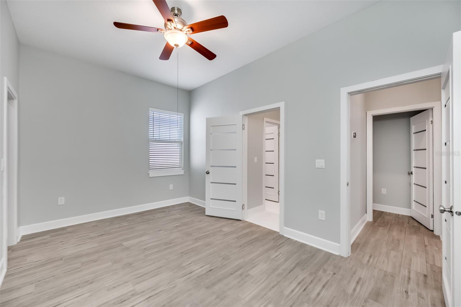 Image 44 of 73 For 475 36th Avenue N