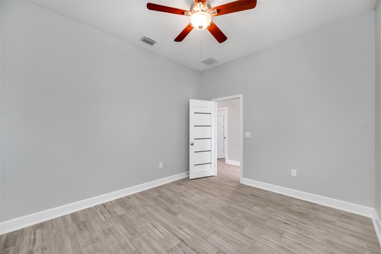Image 9 of 73 For 475 36th Avenue N