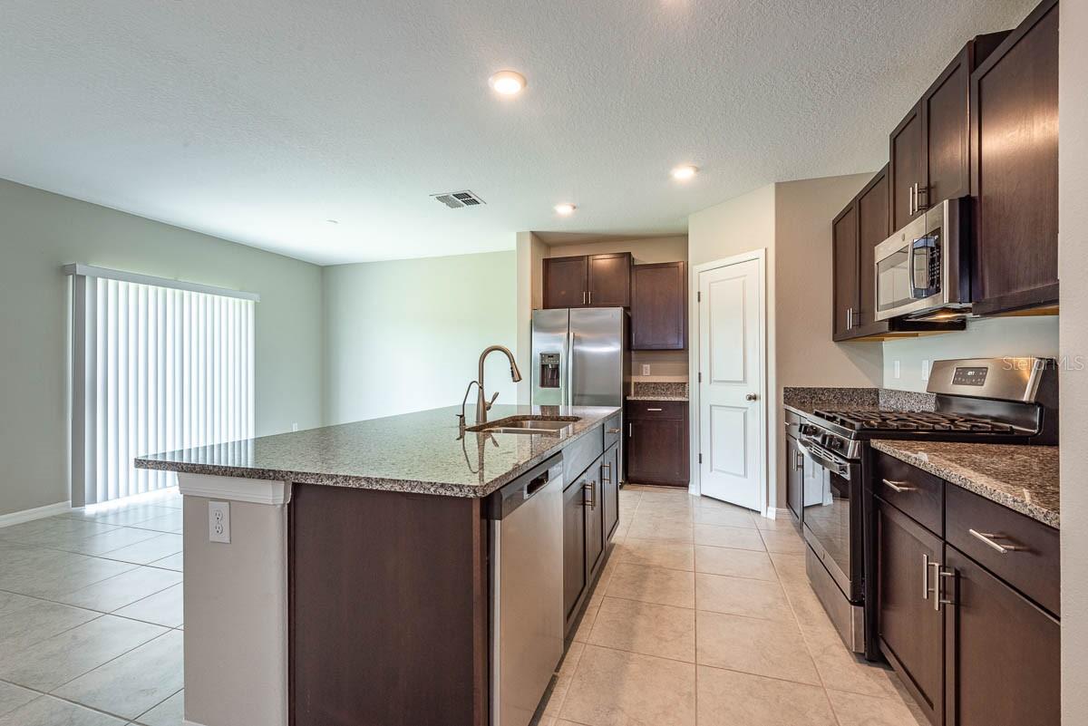 Image 10 of 22 For 14423 Touch Gold Lane