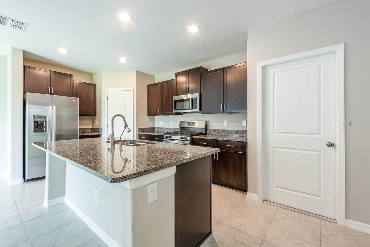 Image 11 of 22 For 14423 Touch Gold Lane