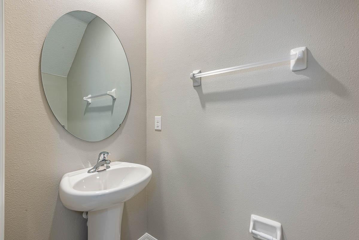 Image 4 of 22 For 14423 Touch Gold Lane