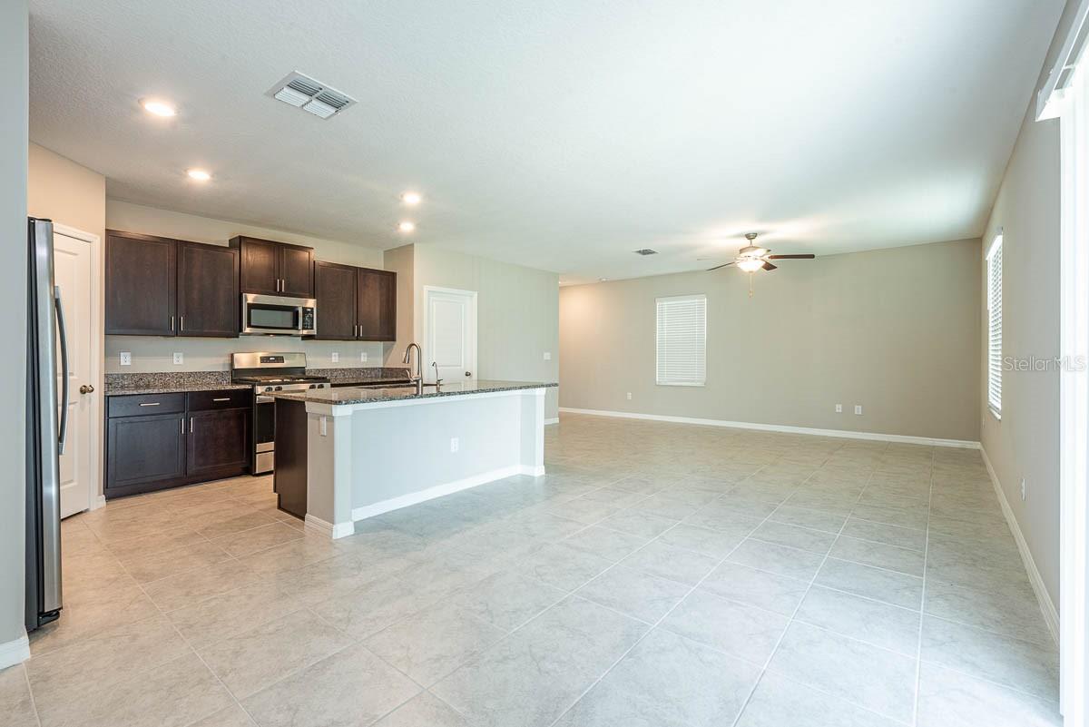 Image 7 of 22 For 14423 Touch Gold Lane
