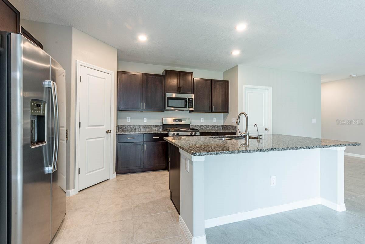 Image 8 of 22 For 14423 Touch Gold Lane