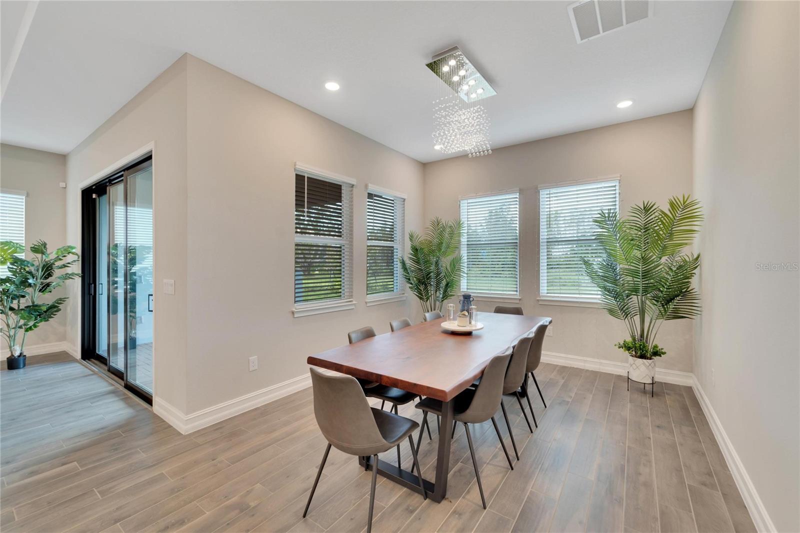 Image 18 of 89 For 2318 5th Street E