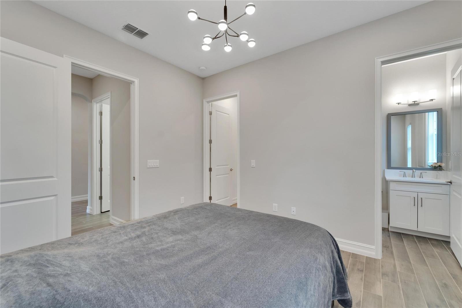 Image 31 of 89 For 2318 5th Street E