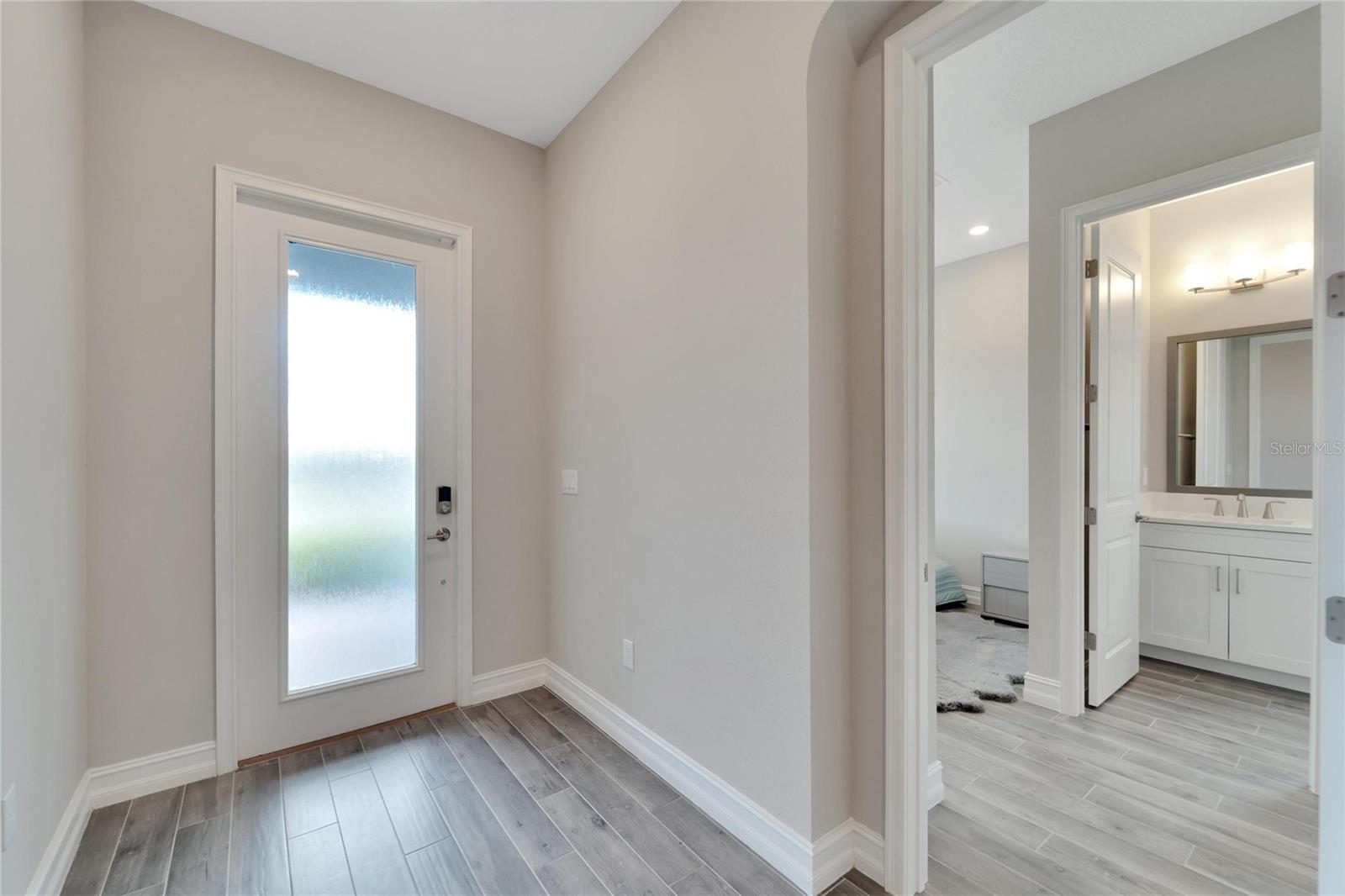 Image 8 of 89 For 2318 5th Street E