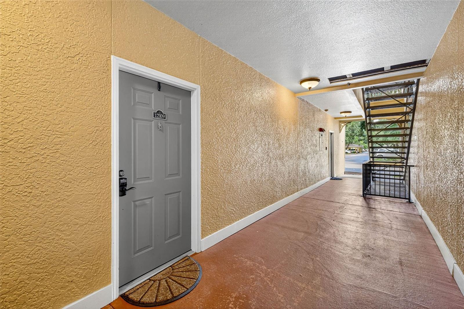 Image 2 of 38 For 4207 Dale Mabry Highway 12109