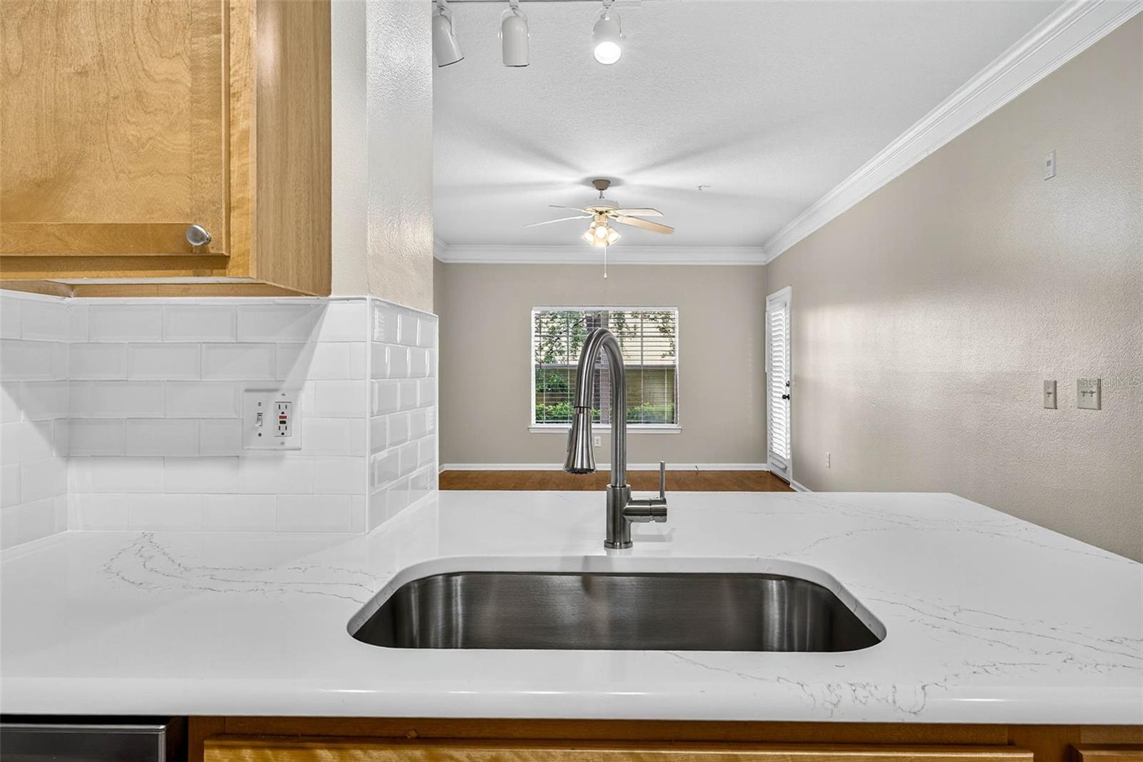 Image 9 of 38 For 4207 Dale Mabry Highway 12109