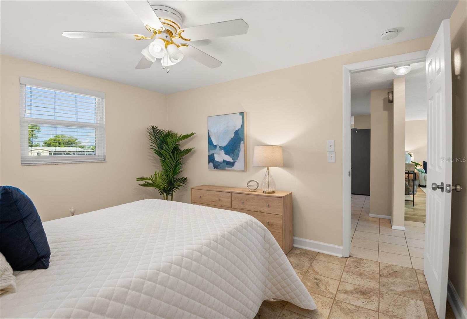 Image 11 of 43 For 12637 2nd Isle