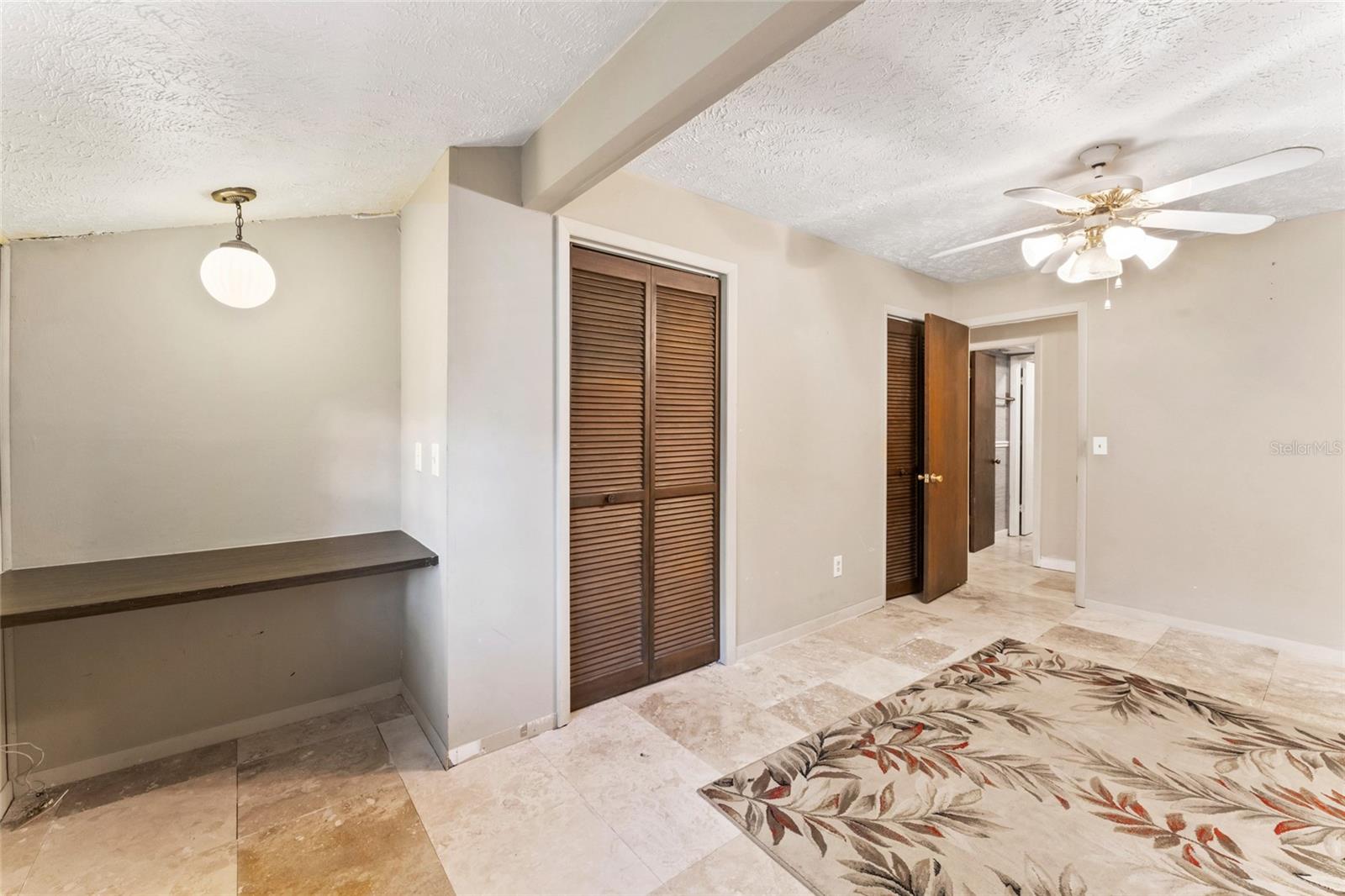 Listing photo id 9 for 8807 Overlook Drive