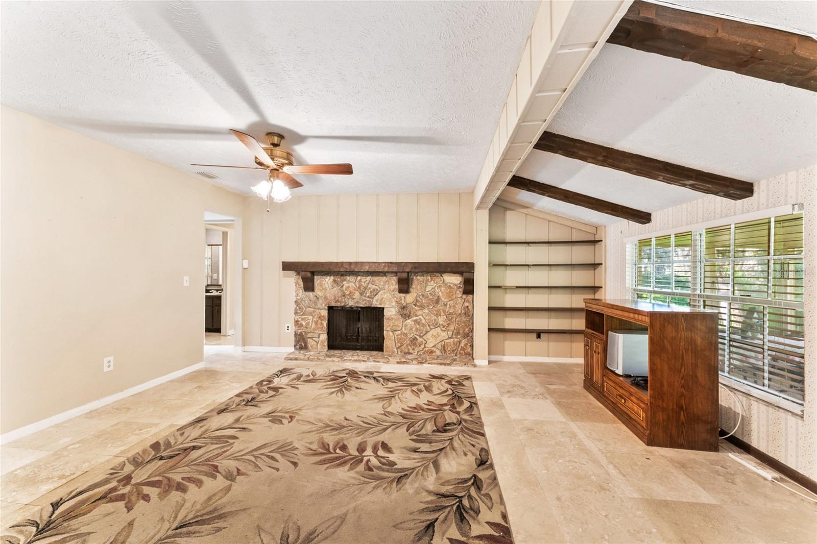 Listing photo id 17 for 8807 Overlook Drive
