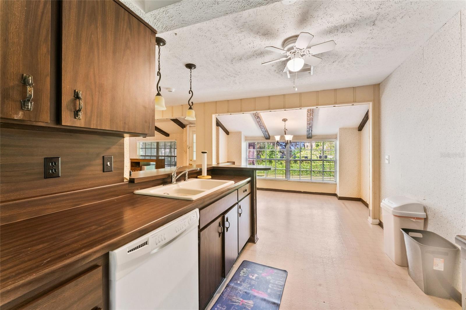 Listing photo id 24 for 8807 Overlook Drive