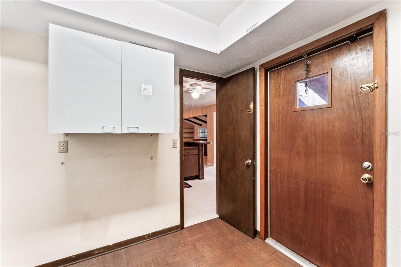 Listing photo id 26 for 8807 Overlook Drive