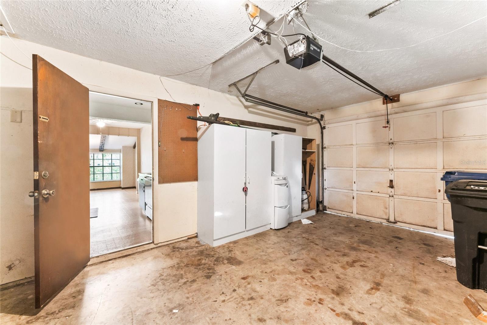 Listing photo id 27 for 8807 Overlook Drive