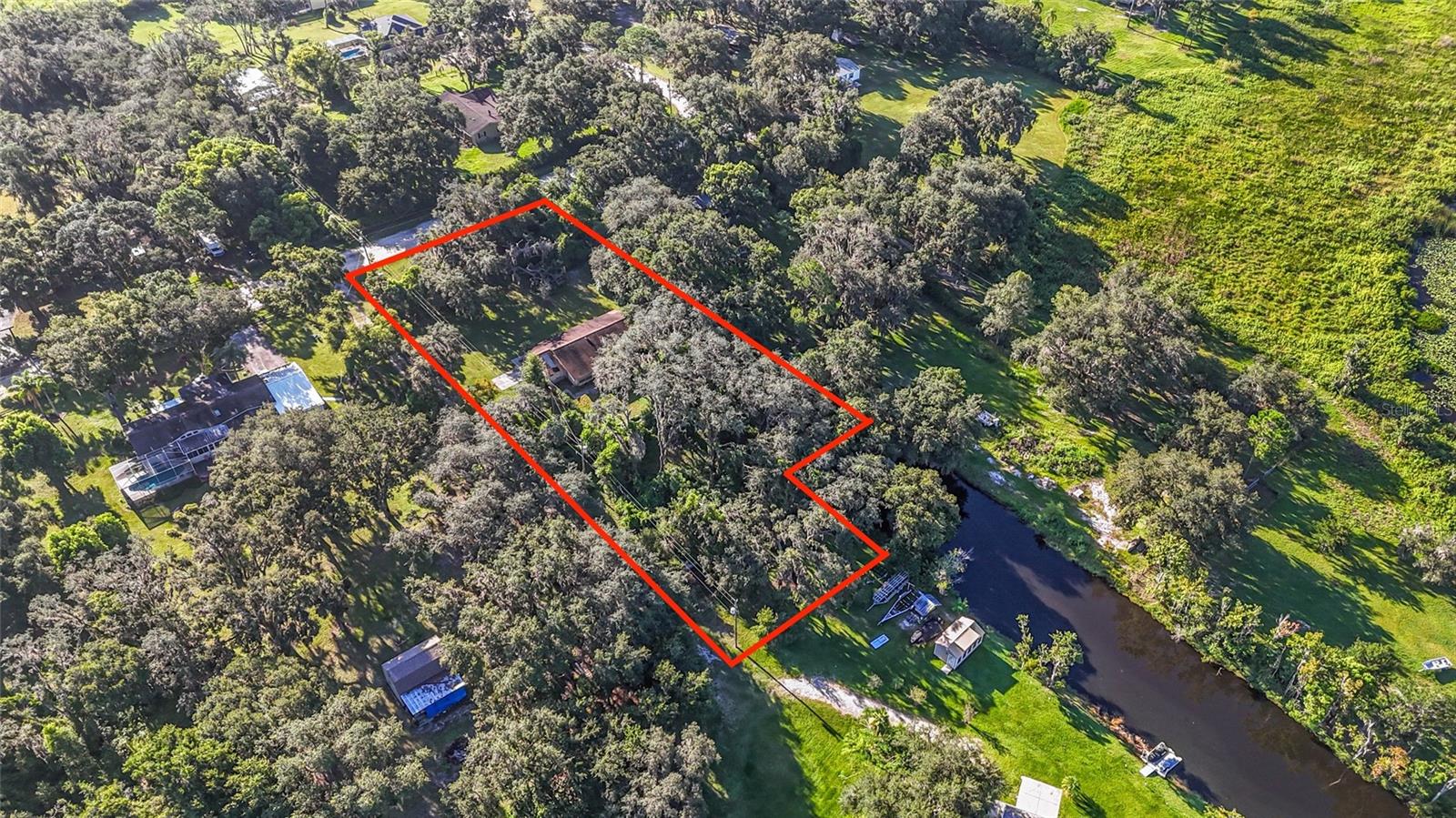 Listing photo id 1 for 8807 Overlook Drive
