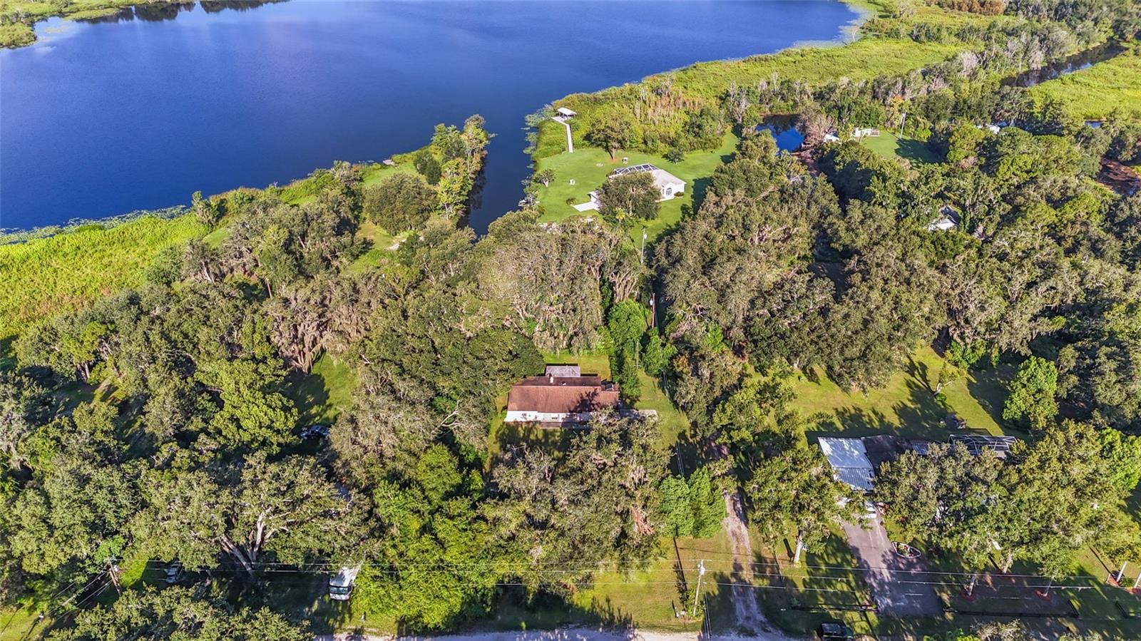 Listing photo id 35 for 8807 Overlook Drive