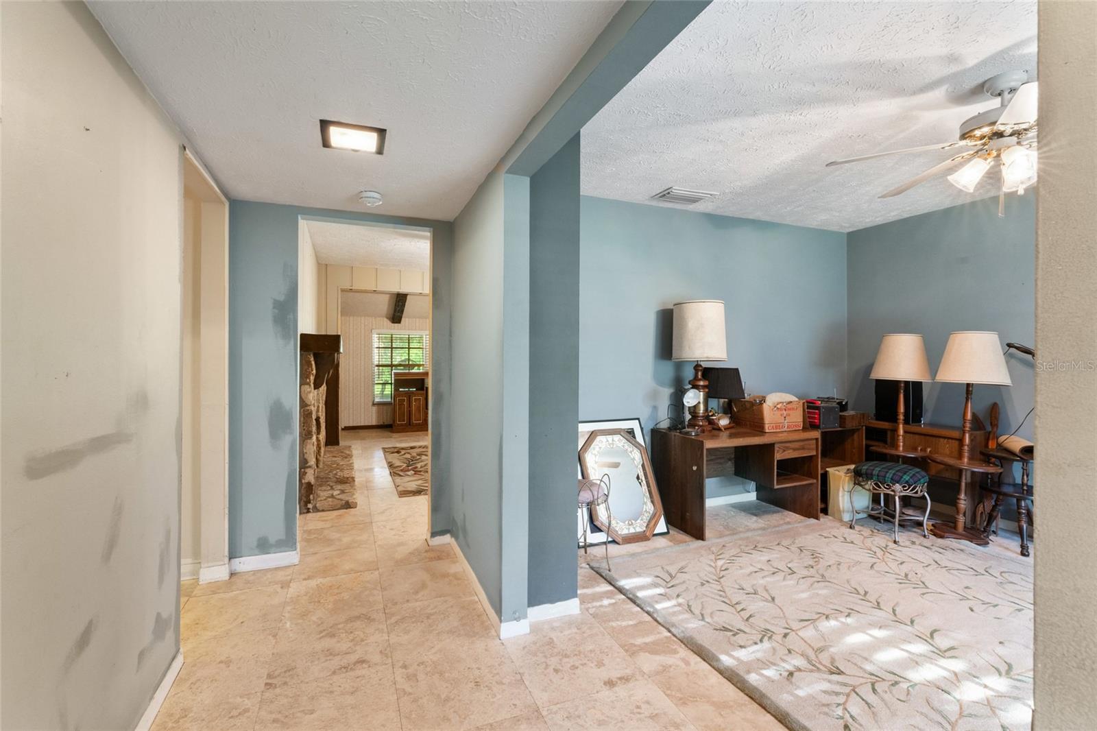 Listing photo id 3 for 8807 Overlook Drive