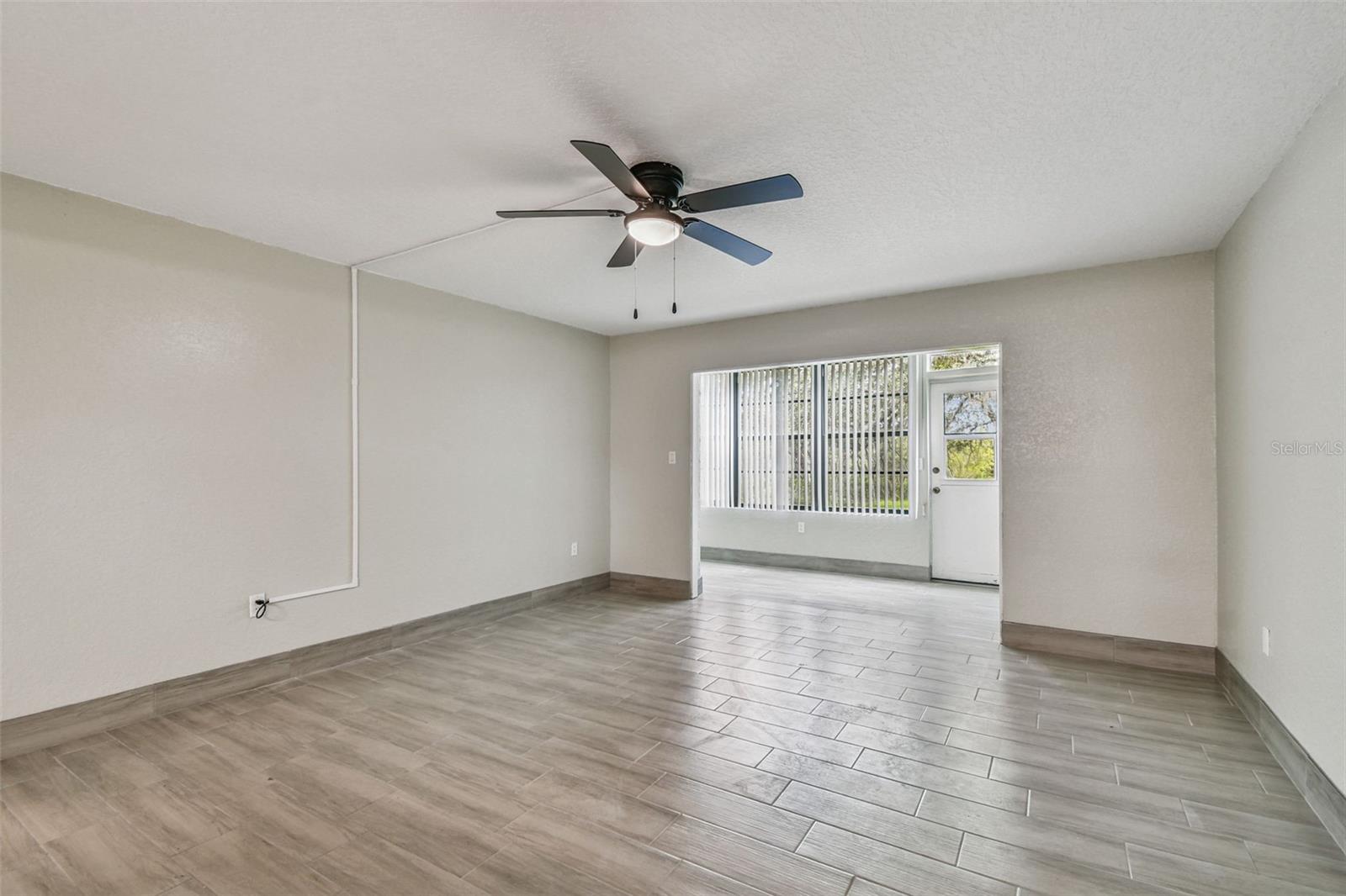 Image 11 of 67 For 4829 Onyx Lane 101