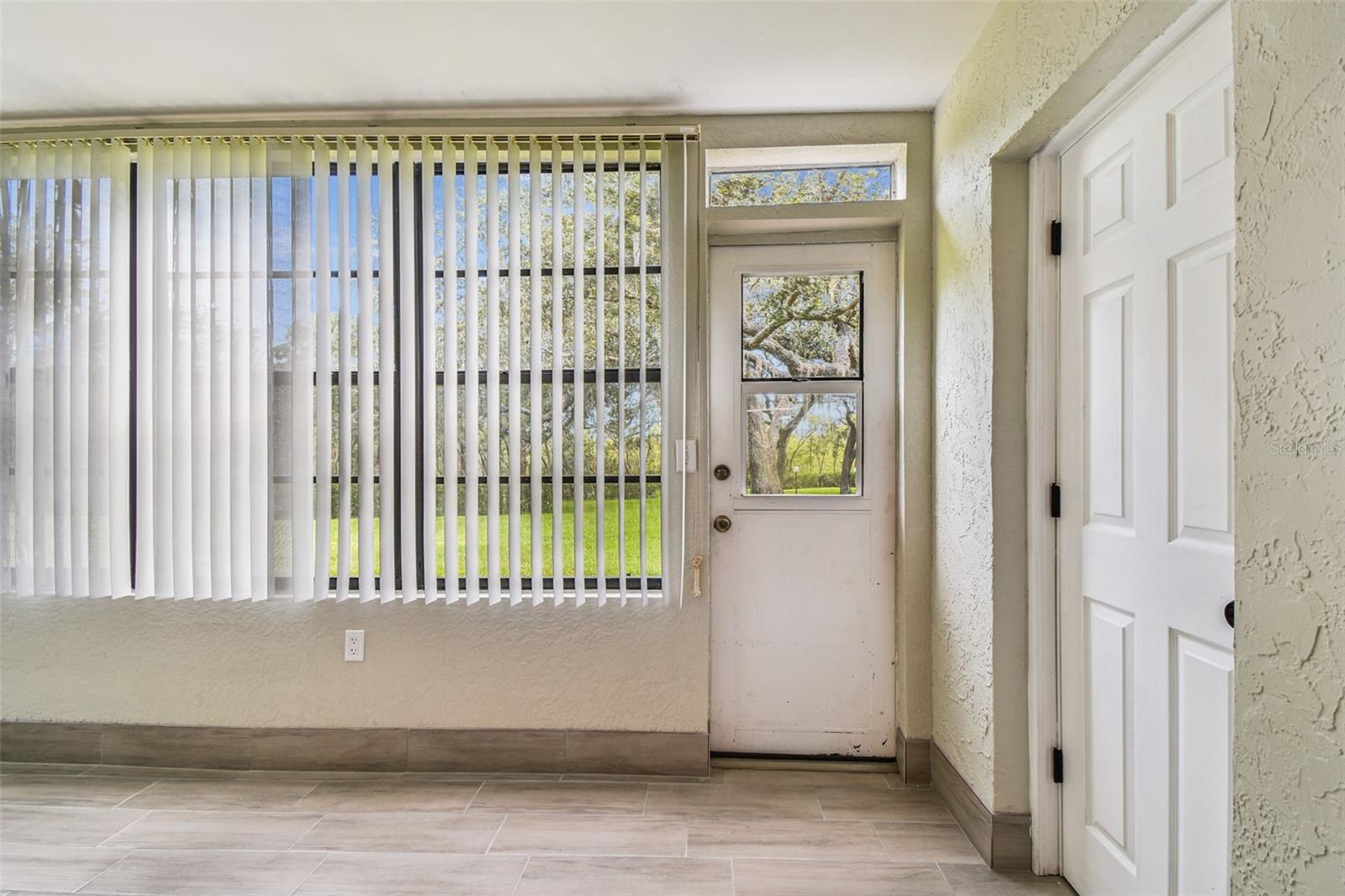 Image 14 of 67 For 4829 Onyx Lane 101