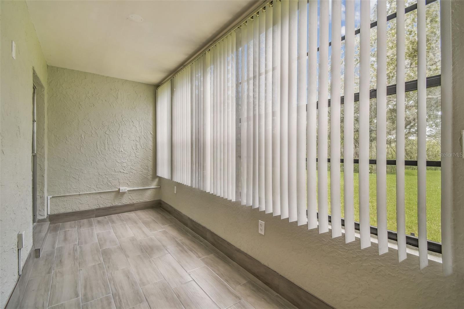 Image 15 of 67 For 4829 Onyx Lane 101