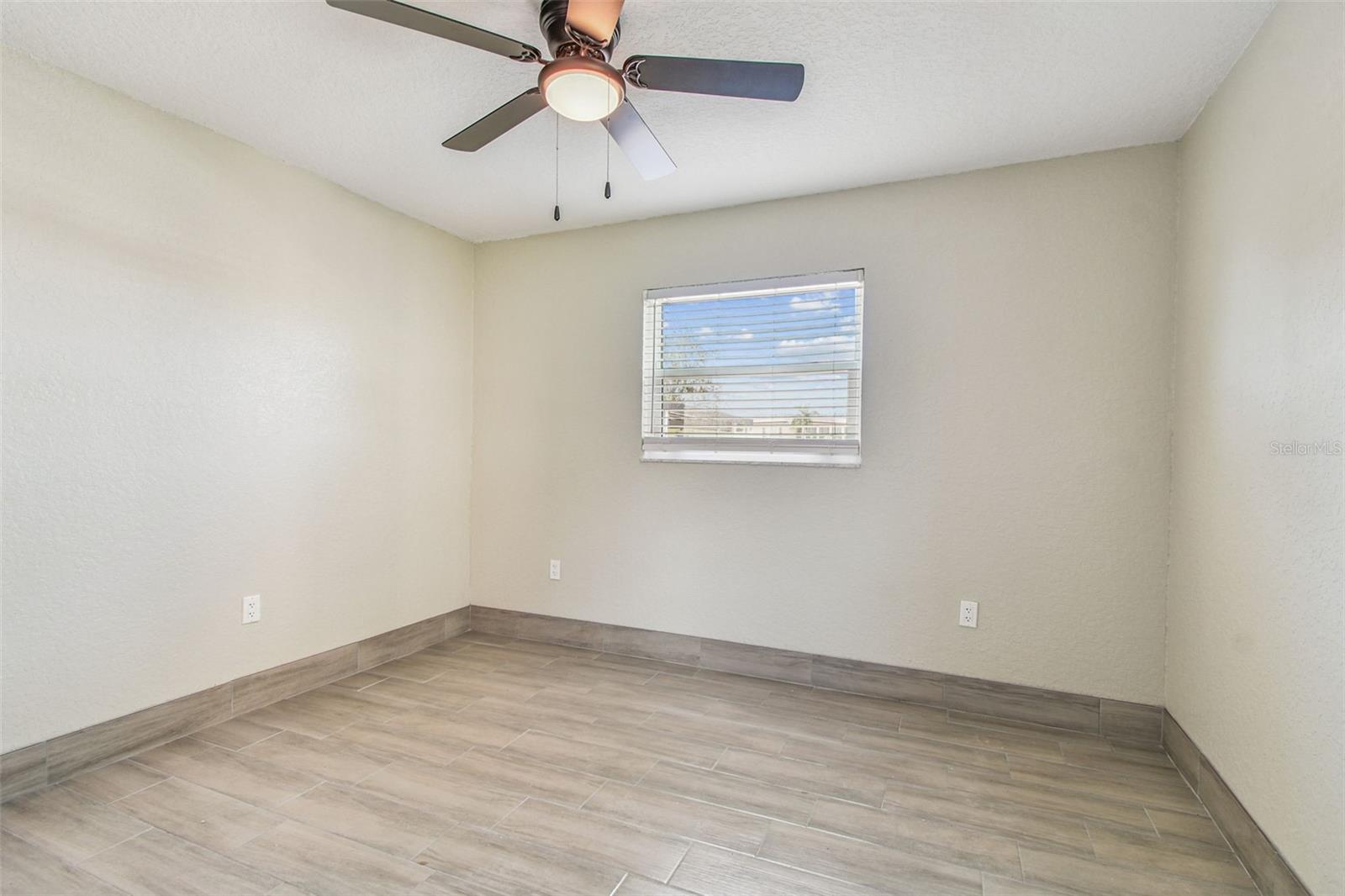 Image 19 of 67 For 4829 Onyx Lane 101