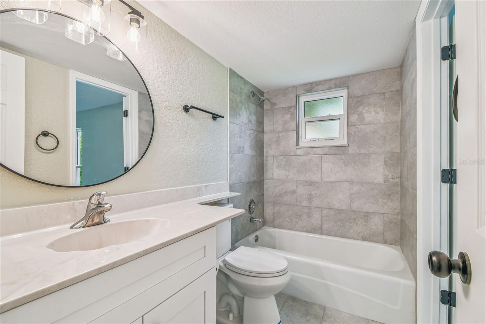 Image 20 of 67 For 4829 Onyx Lane 101